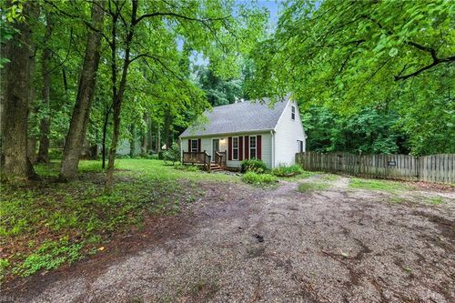 3374 Village Landing Dr, Hayes, VA, 23072-3112 | Card Image