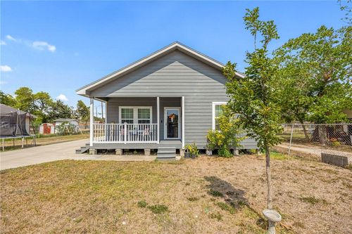 613 E Avenue H, Robstown, TX, 78380-2419 | Card Image