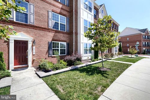 8016 Blue Stream Dr, ELKRIDGE, MD, 21075-8158 | Card Image