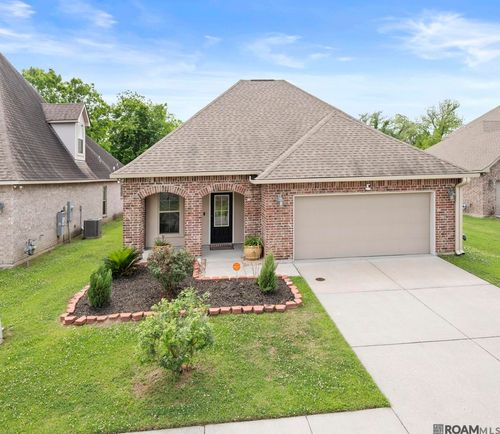 11265 Admirable Oaks Ave, Gonzales, LA, 70737-4025 | Card Image