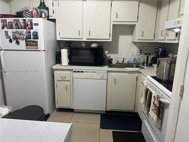 APT-309 - 4156 Inverrary Dr, Condo with 2 bedrooms, 2 bathrooms and null parking in Lauderhill FL | Image 7