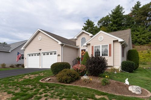 17-17 Deacon St, Northborough, MA, 01532-1677 | Card Image