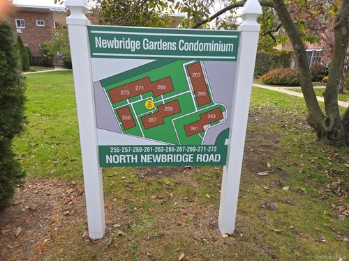 267 267 N Newbridge Road, Hempstead, NY, 11756 | Card Image