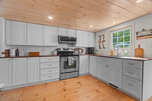 50 Bokum Rd, Chester, CT, 06412-1304 | Card Image