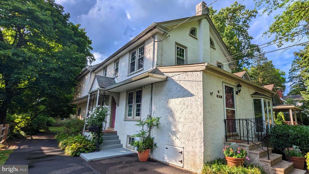 Maple Ave, Doylestown, PA 18901