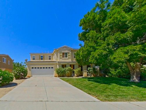2300 Thorncroft Cir, Palmdale, CA, 93551-6954 | Card Image