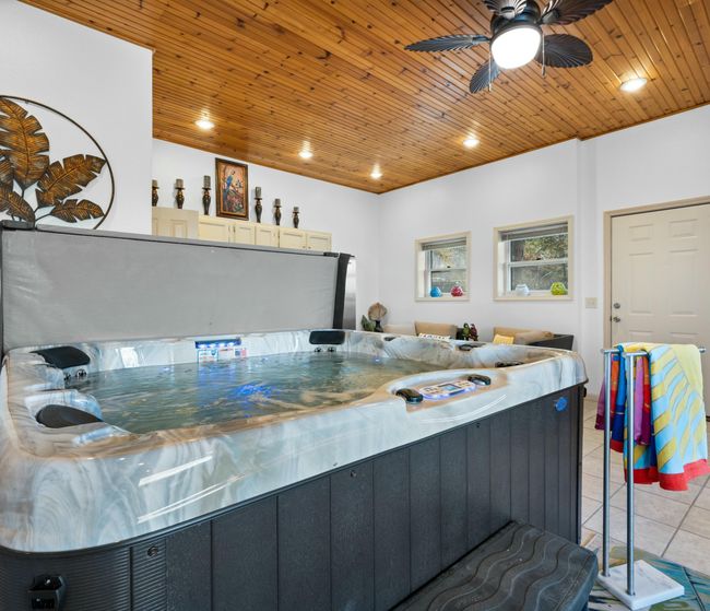 Spa Room | Image 63