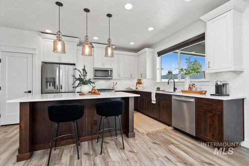5897 W Riva Capri St, Meridian, ID, 83646-7159 | Card Image