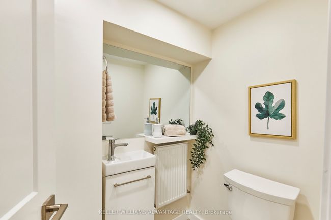 233 Kingston Rd, Home with 3 bedrooms, 3 bathrooms and 2 parking in Toronto ON | Image 12
