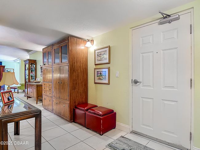 Entryway | Image 6