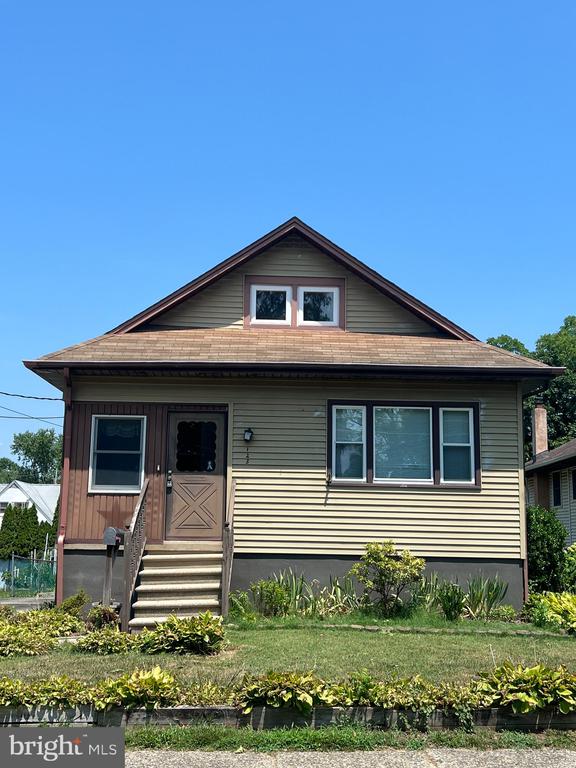 Linwood Ave, Maple Shade, NJ 08052