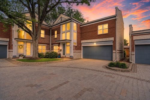 15 Manchester Ln, Elmhurst, IL, 60126-3969 | Card Image