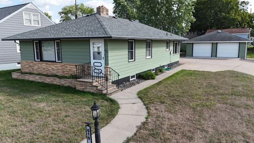 610 3rd St N, Waite Park, MN, 56387-1122 | Card Image