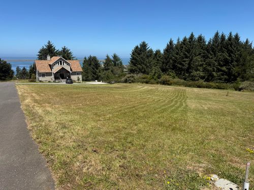 17 Ocean Spruce Ln, Eureka, CA, 95503-6548 | Card Image