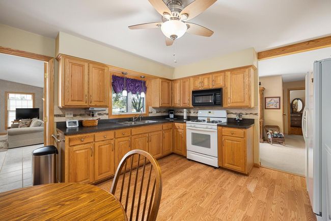 107 E Hickory St, House other with 2 bedrooms, 1 bathrooms and 2 parking in Chatsworth IL | Image 16