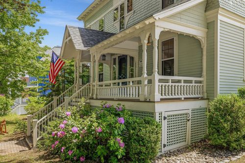 300 Rockland St, Portsmouth, NH, 03801-5150 | Card Image