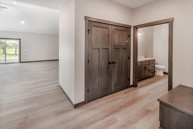 Front entry closet | Image 29