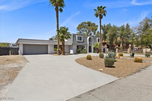 818 Lacy Ln, Las Vegas, NV, 89107-4450 | Card Image