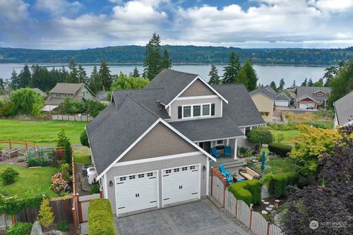 1310 Greenway Place, Freeland, WA, 98249 | Card Image