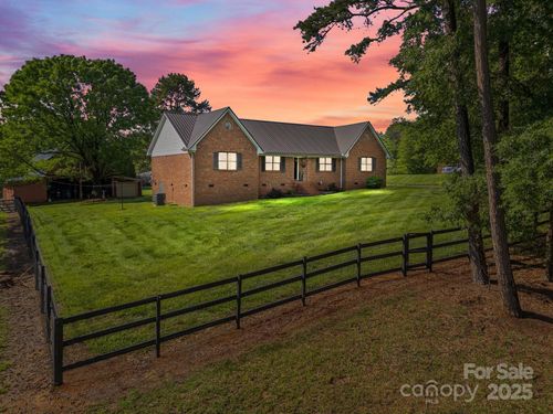 425 Troutman Rd, Rockwell, NC, 28138-9526 | Card Image
