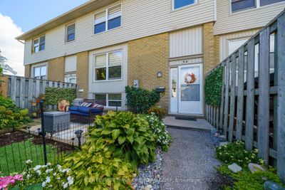 34 - 760 Berkshire Dr, Condo with 3 bedrooms, 2 bathrooms and 2 parking in London ON | Image 1