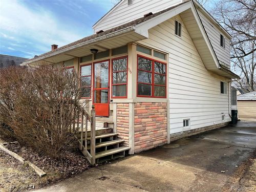 916 Owana Ave, Royal Oak, MI, 48067-5002 | Card Image
