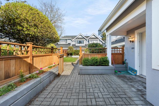201 - 3189 Camosun Street, Townhouse with 2 bedrooms, 2 bathrooms and 2 parking in Vancouver BC | Image 31