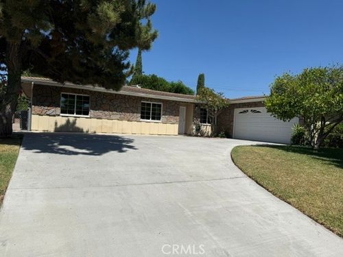 1560 N Vista Ave, Rialto, CA, 92376-3220 | Card Image