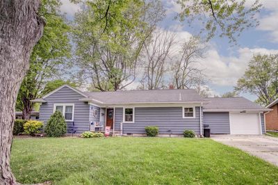 321 S Jackson Street, House other with 3 bedrooms, 2 bathrooms and 3 parking in Pittsfield IL | Image 2