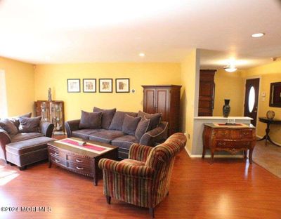 82 Knox Lane, House other with 5 bedrooms, 3 bathrooms and null parking in Manalapan NJ | Image 2