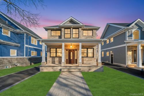 143 Emerson Ave, Floral Park, NY, 11001-1220 | Card Image