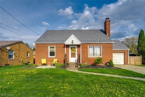 144 Perry Dr Nw, Canton, OH, 44708-5046 | Card Image