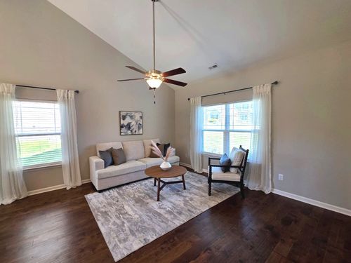 408 Barbaro Ct, Burns, TN, 37029-1700 | Card Image
