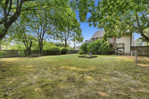 100 Harrisburg Street, Islip, NY, 11706 | Card Image