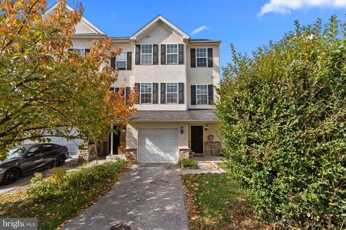 609 Swift St, Norristown, PA, 19401-5157 | Card Image