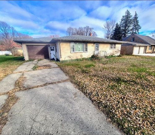 103 E Chandler St, Arlington, MN, 55307-2121 | Card Image