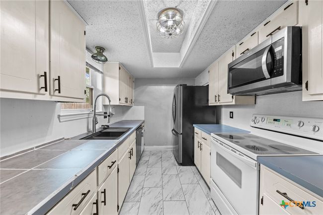 Kitchen | Image 10