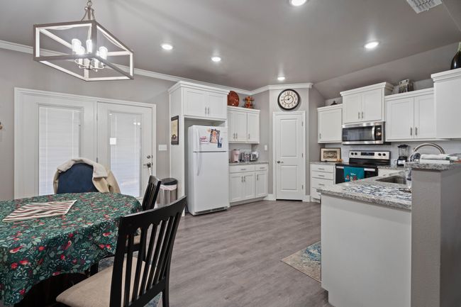 7502 89 Th St, House other with 3 bedrooms, 2 bathrooms and null parking in Lubbock TX | Image 4