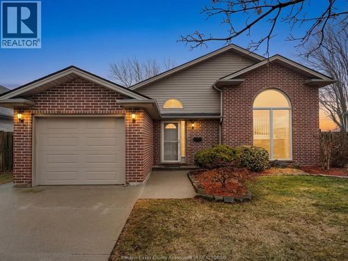 139 Wigle Ave, Kingsville, ON, N9Y2K1 | Card Image