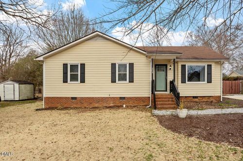 204 Charles St, Clayton, NC, 27520-2258 | Card Image