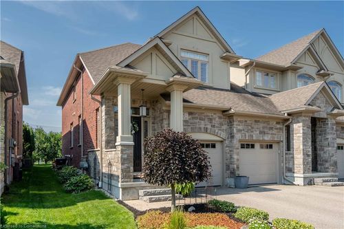 155 Oak Park Dr, Waterloo, ON, N2K0B3 | Card Image