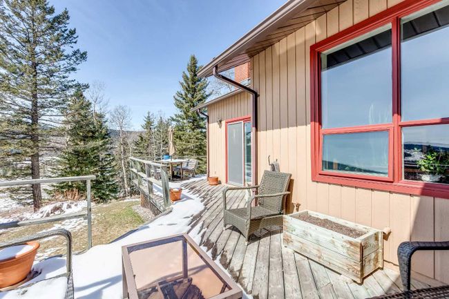 270240 Range Road 54, Home with 6 bedrooms, 2 bathrooms and 4 parking in Rural Rocky View County AB | Image 6