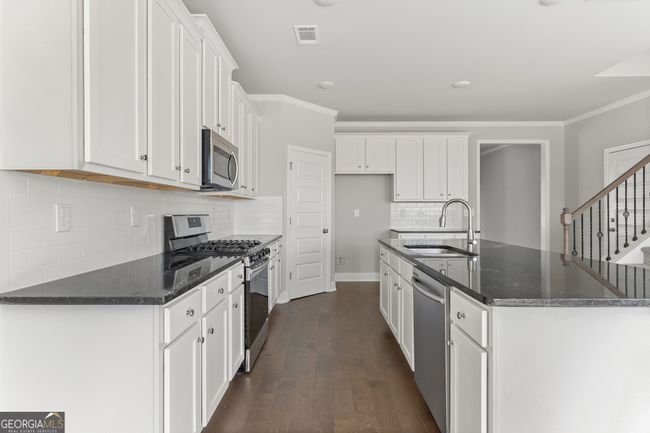 95 - 7244 Millbrae Walk, House other with 5 bedrooms, 3 bathrooms and 4 parking in Flowery Branch GA | Image 9