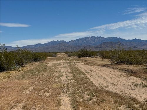 5043 Encanto Dr, Golden Valley, AZ, 86413 | Card Image