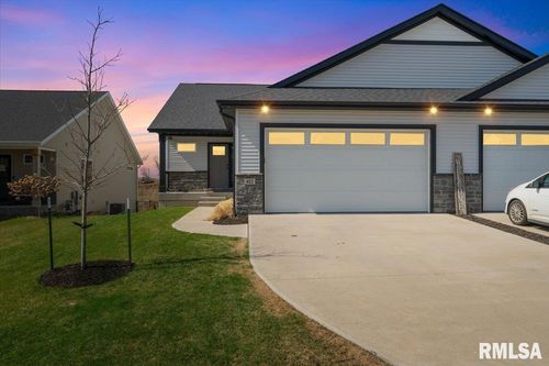 412 Dawson Dr, West Branch, IA, 52358-8803 | Card Image