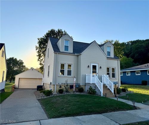 134 Chapman Ave, Newcomerstown, OH, 43832-1210 | Card Image