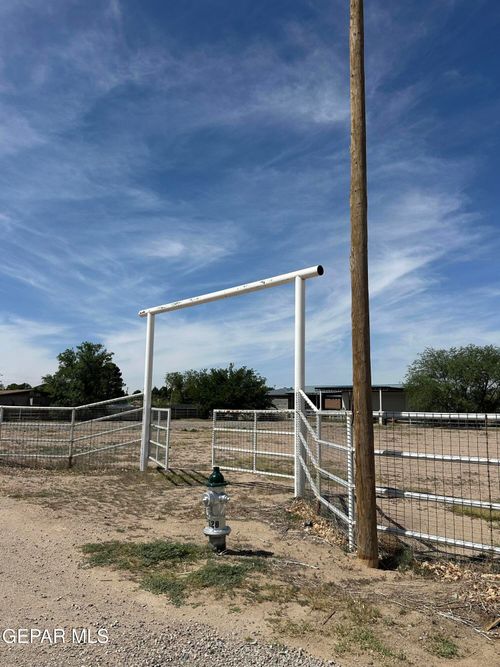 15840 Ponce De Leon Dr, Fabens, TX, 79838 | Card Image
