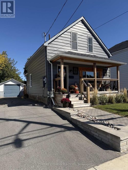 813 York St, Cornwall, ON, K6J4A7 | Card Image