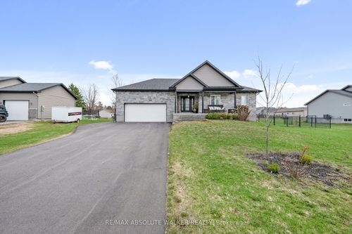 168 Roxanne St, Clarence Creek, ON, K0A1N0 | Card Image