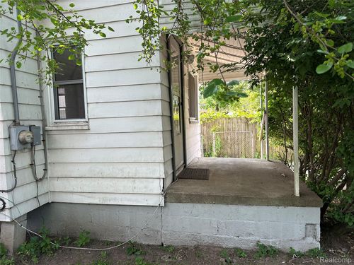 26537 Brettonwoods St, Madison Heights, MI, 48071-3554 | Card Image